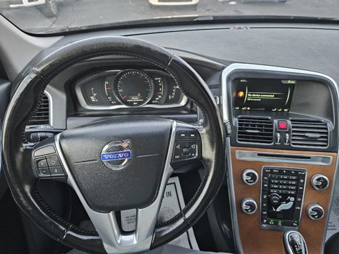 Used 2017 Volvo XC60 T6 Inscription w/ Preferred Option Package image 9