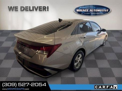 Used 2024 Hyundai Elantra SE FWD image 11