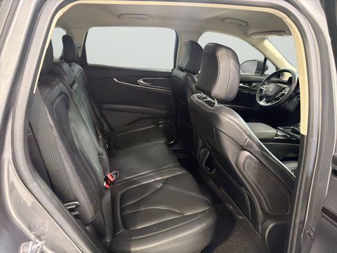 Used 2023 Lincoln Nautilus FWD w/ Premium Package image 11