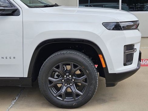 New 2026 Jeep Grand Wagoneer Limited AWD/4WD image 6