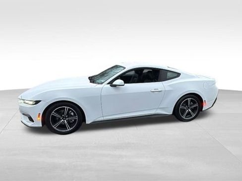 Used 2024 Ford Mustang Premium image 4