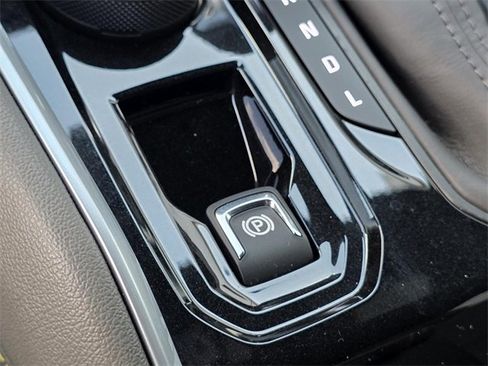 Used 2024 Chevrolet Colorado ZR2 w/ ZR2 Convenience Package III image 34