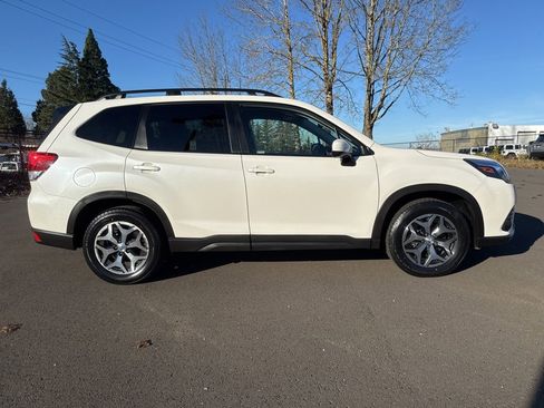 Certified 2024 Subaru Forester Premium image 8