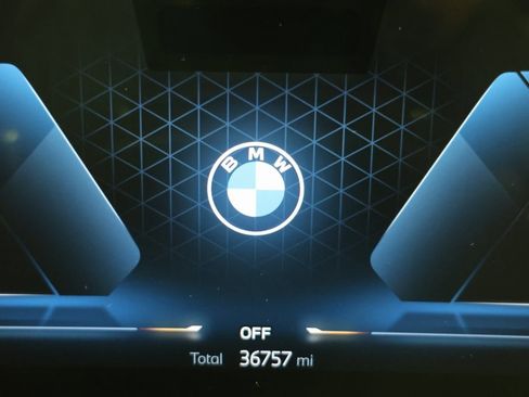 Used 2023 BMW X7 xDrive40i w/ Executive Package image 13