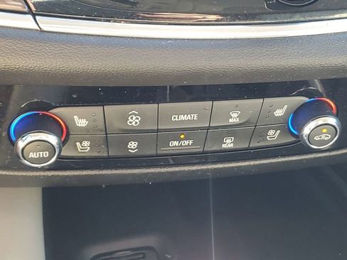 Used 2021 Buick Enclave Premium w/ Sun and Sites Package image 34