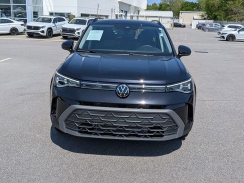 Used 2025 Volkswagen Taos SE image 8