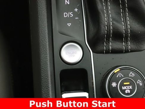 Used 2021 Volkswagen Atlas Cross Sport SEL image 23