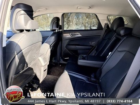 Certified 2024 Kia Sportage EX image 10