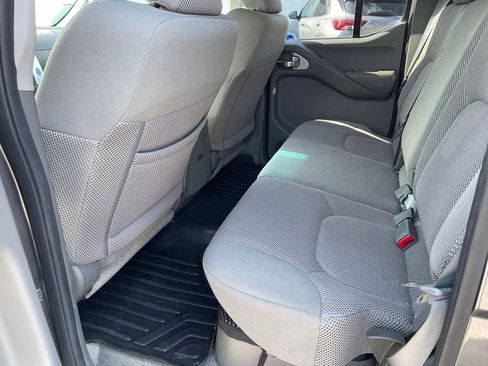 Used 2016 Nissan Frontier SV AWD/4WD image 6