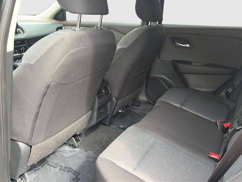 Used 2023 Nissan Rogue SV AWD/4WD image 25
