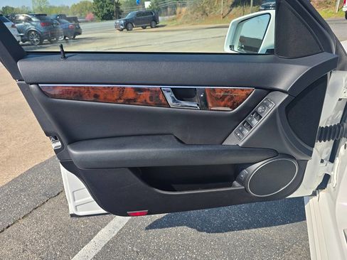 Used 2013 Mercedes-Benz C 250 Sedan image 14
