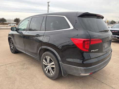 Used 2017 Honda Pilot EX image 5