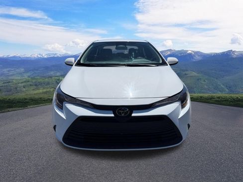 Used 2024 Toyota Corolla LE FWD image 9