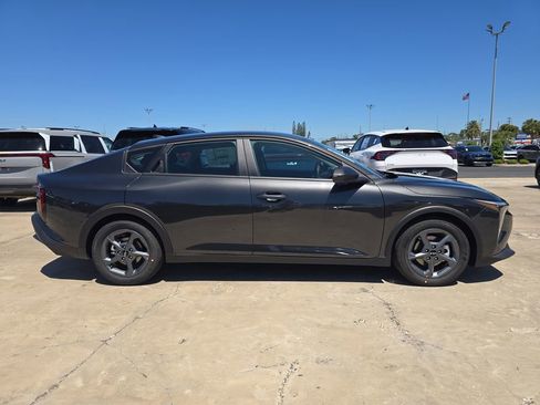 New 2026 Kia K4 FWD image 9