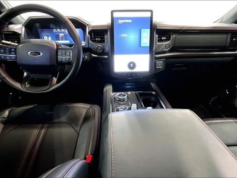 Used 2024 Ford Expedition Limited image 18