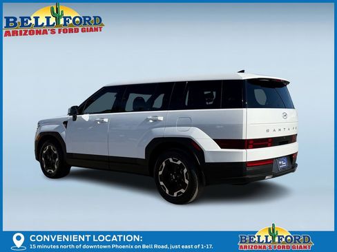 Used 2025 Hyundai Santa Fe SE image 2