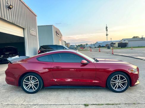 Used 2016 Ford Mustang GT RWD image 8