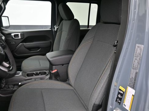 New 2026 Jeep Gladiator Sport AWD/4WD image 19
