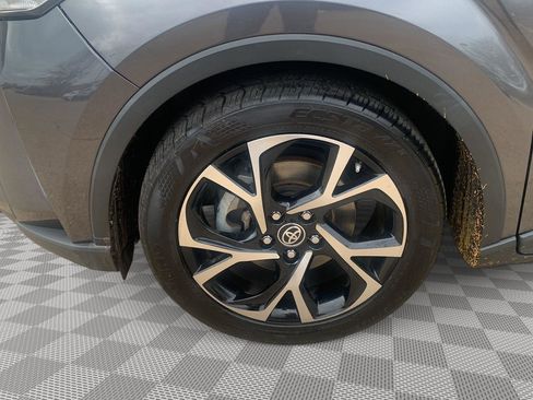 Used 2021 Toyota C-HR XLE image 20