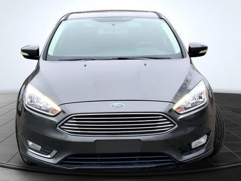 Used 2018 Ford Focus Titanium FWD image 3