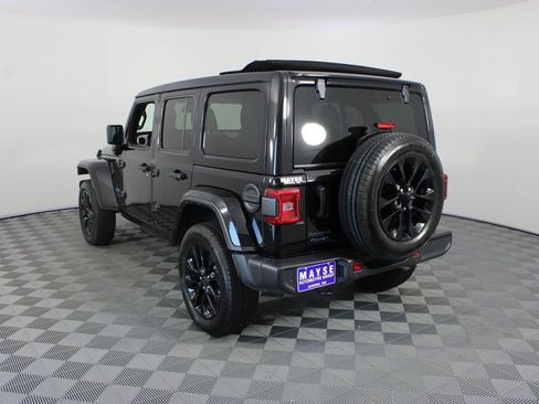 Used 2025 Jeep Wrangler Unlimited Sahara w/ Safety Group AWD/4WD image 21