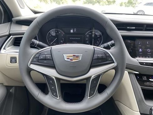 New 2025 Cadillac XT5 Premium Luxury image 12