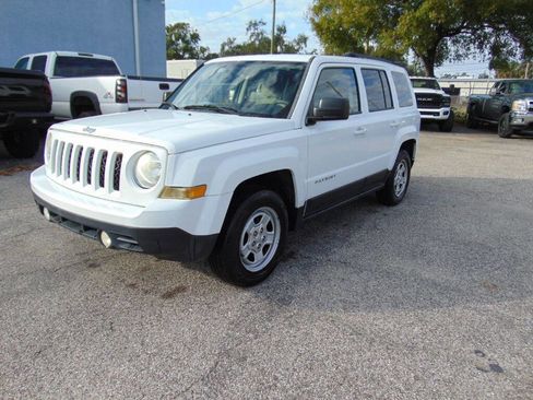Used 2014 Jeep Patriot Sport w/ Power Value Group image 3