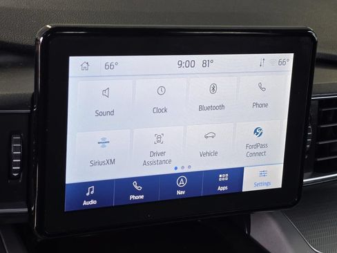 Used 2024 Ford Explorer XLT w/ Equipment Group 202A RWD image 18