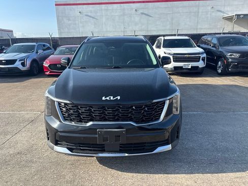 Used 2024 Kia Sorento S FWD image 2