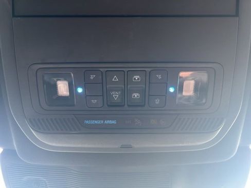 Used 2022 Ford Explorer King Ranch w/ Premium Technology Package image 7