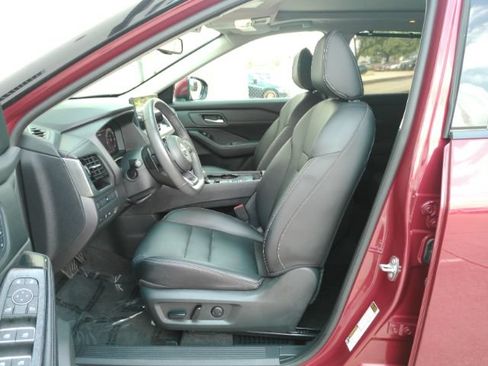 Used 2024 Nissan Rogue SL w/ SL Premium Package FWD image 15