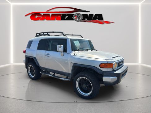 Used 2007 Toyota FJ Cruiser 4WD w/ Upgrade Pkg 1 image 2