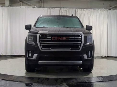 Used 2021 GMC Yukon XL SLT image 3