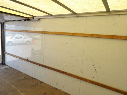 Used 2017 GMC Savana 3500 Extended RWD image 39