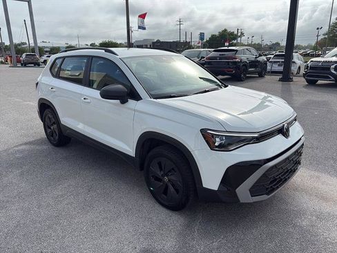 Certified 2025 Volkswagen Taos S FWD image 29