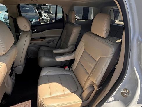 Used 2017 GMC Acadia Denali w/ Technology Package FWD image 10