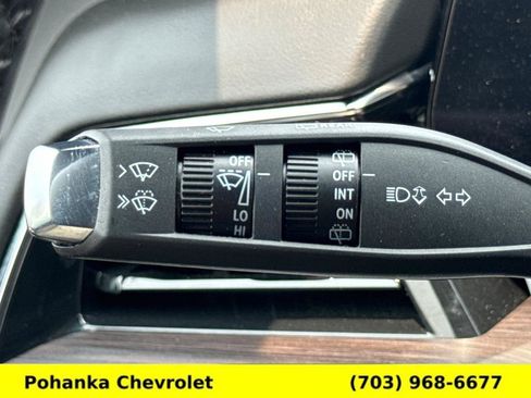 Used 2025 Chevrolet Suburban LT w/ Comfort Package AWD/4WD image 11