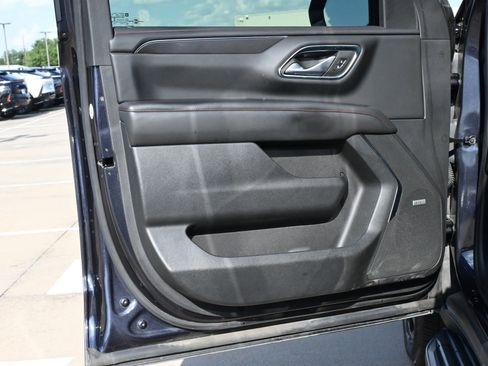 Used 2022 Chevrolet Suburban RST w/ Luxury Package RWD image 19