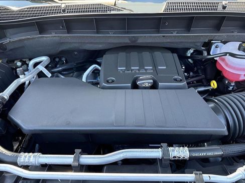 New 2025 GMC Sierra 1500 Elevation image 9