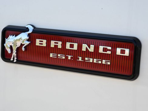 New 2026 Ford Bronco Outer Banks w/ Sasquatch Package AWD/4WD image 12