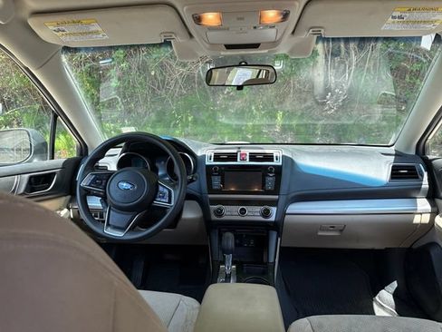 Used 2019 Subaru Outback 2.5i AWD/4WD image 11