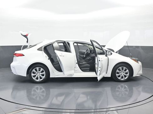 Used 2022 Toyota Corolla LE image 68