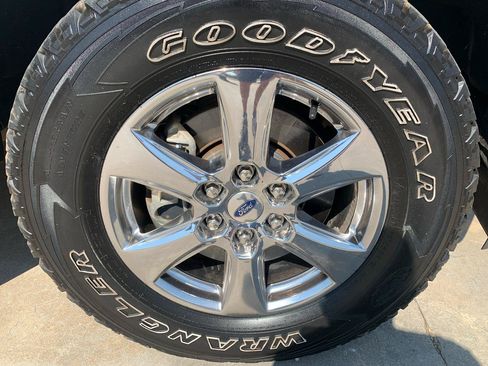 Used 2019 Ford F150 Lariat AWD/4WD image 10