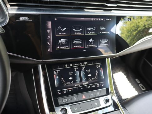 Used 2022 Audi Q8 Premium Plus AWD/4WD image 27