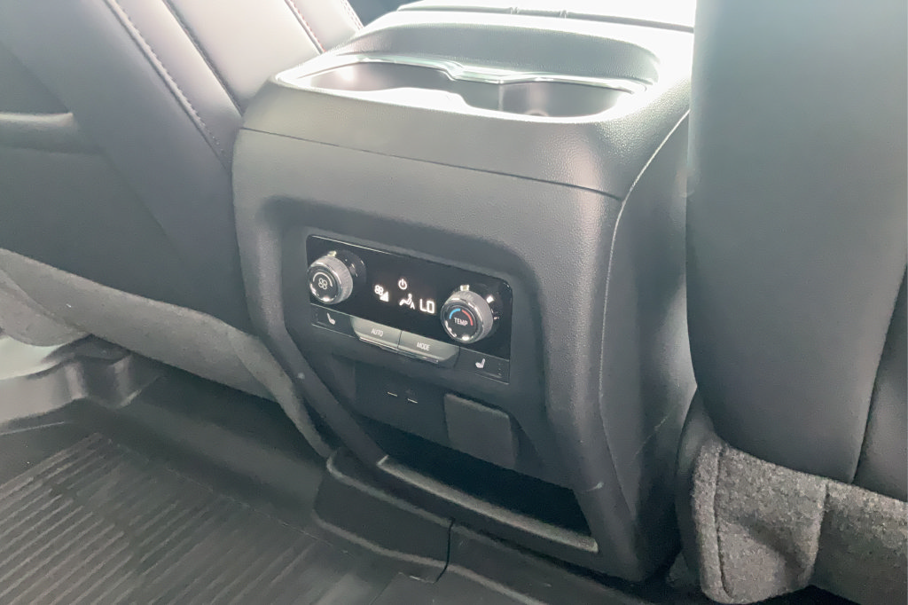 New 2026 Chevrolet Traverse RS w/ LPO, Floor Liner Package FWD image 19