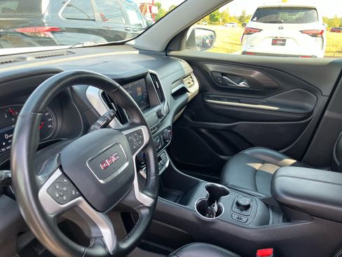 Used 2024 GMC Terrain SLT image 9