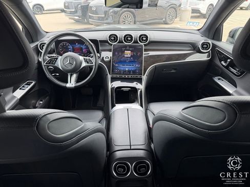 Used 2024 Mercedes-Benz GLC 300 4MATIC image 13