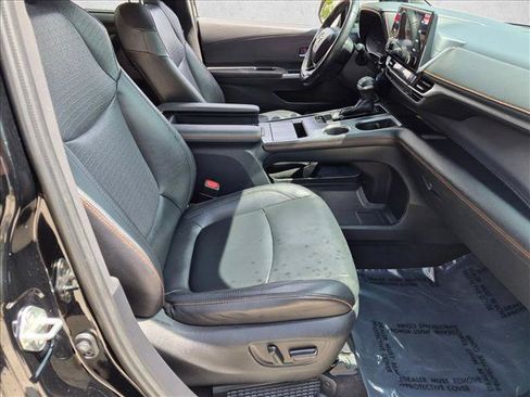 Used 2021 Toyota Sienna XSE w/ XSE Plus Package FWD image 22