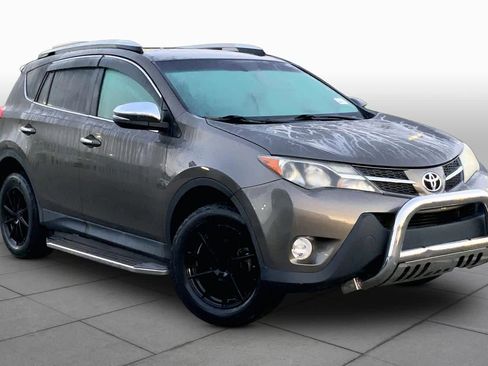 Used 2015 Toyota RAV4 XLE image 3