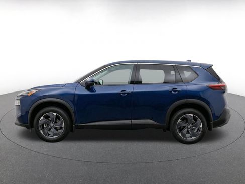 Used 2025 Nissan Rogue SV AWD/4WD image 4